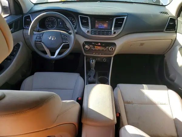 KM8J33A44HU333140 2017 HYUNDAI TUCSON - Image 8