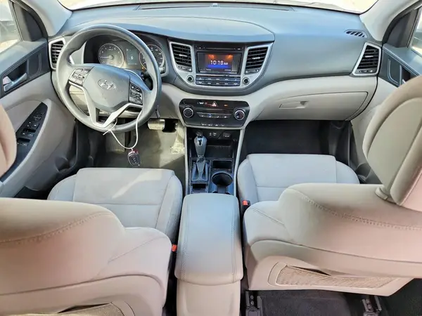 KM8J33A44HU341965 2017 HYUNDAI TUCSON - Image 8