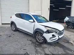 KM8J33A44HU352710 2017 HYUNDAI TUCSON