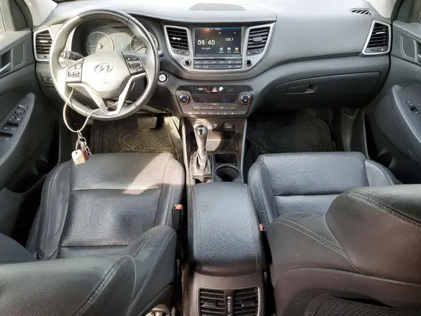 KM8J33A44HU368471 2017 HYUNDAI TUCSON - Image 8