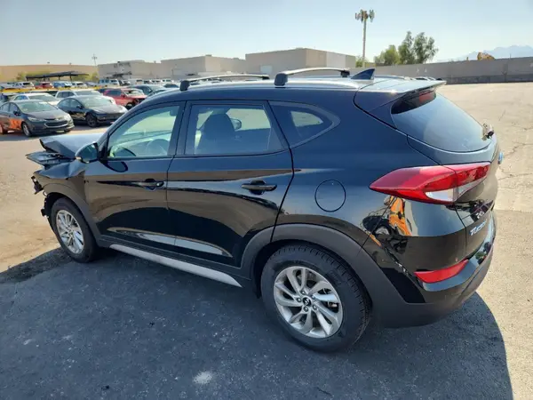 KM8J33A44HU379454 2017 HYUNDAI TUCSON - Image 2