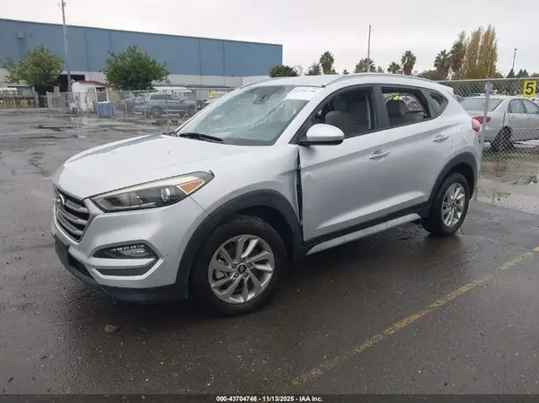KM8J33A44HU407673 2017 HYUNDAI TUCSON - Image 2