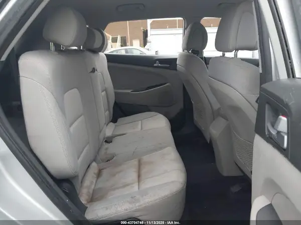 KM8J33A44HU407673 2017 HYUNDAI TUCSON - Image 8