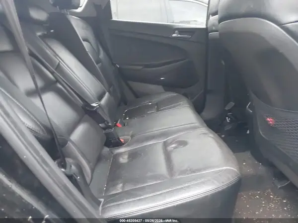 KM8J33A44HU415952 2017 HYUNDAI TUCSON - Image 8