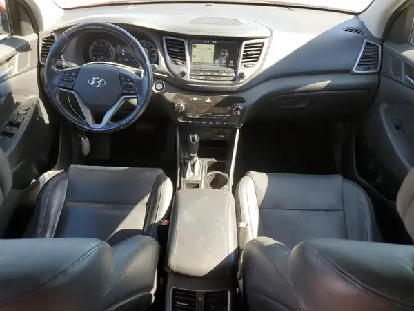 KM8J33A44HU424943 2017 HYUNDAI TUCSON - Image 8