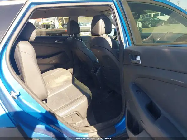 KM8J33A44HU430130 2017 HYUNDAI TUCSON - Image 8