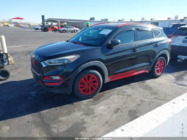 KM8J33A44HU446554 2017 HYUNDAI TUCSON - Image 2