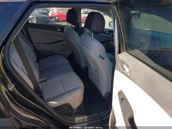 KM8J33A44HU446554 2017 HYUNDAI TUCSON - Image 8