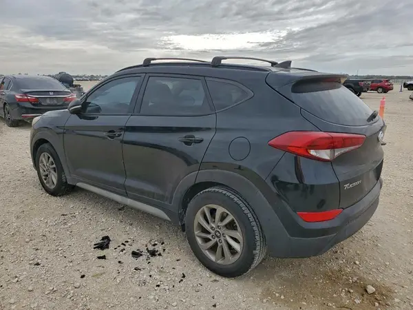 KM8J33A44HU447753 2017 HYUNDAI TUCSON - Image 2