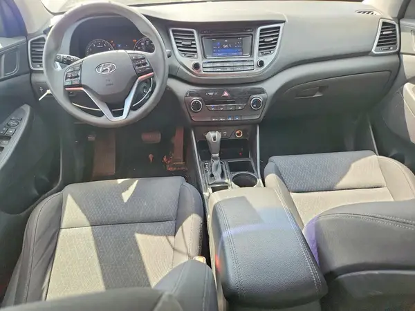 KM8J33A44HU450717 2017 HYUNDAI TUCSON - Image 8