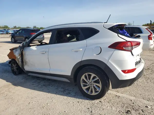 KM8J33A44HU451253 2017 HYUNDAI TUCSON - Image 2