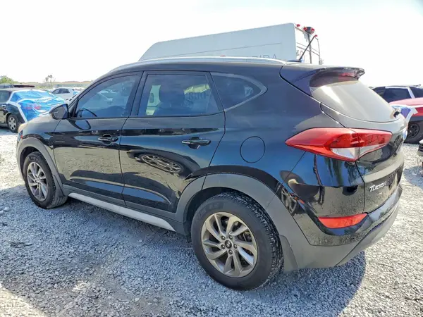 KM8J33A44HU466996 2017 HYUNDAI TUCSON - Image 2