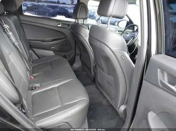 KM8J33A44HU476699 2017 HYUNDAI TUCSON - Image 8