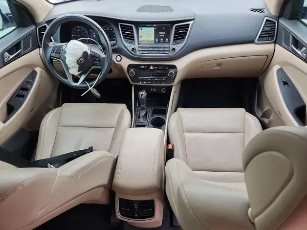 KM8J33A44HU478307 2017 HYUNDAI TUCSON - Image 8