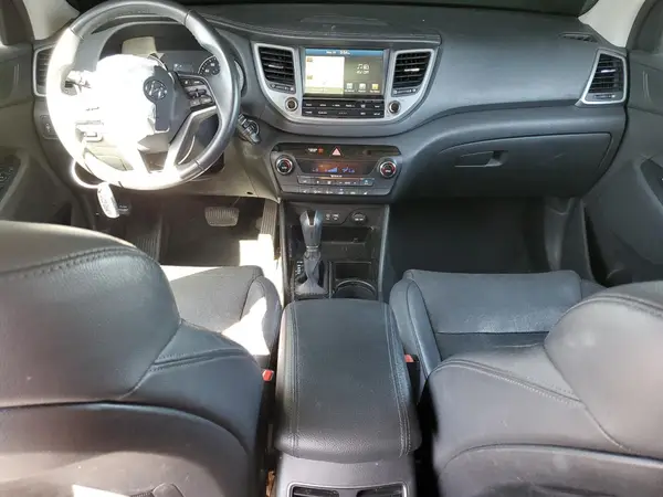 KM8J33A44HU493776 2017 HYUNDAI TUCSON - Image 8