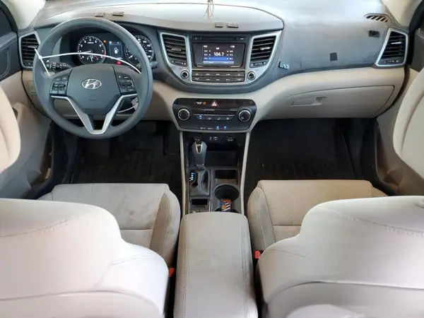 KM8J33A44HU496581 2017 HYUNDAI TUCSON - Image 8