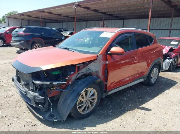 KM8J33A44HU501147 2017 HYUNDAI TUCSON - Image 2