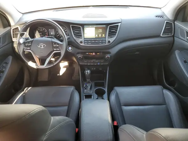 KM8J33A44HU501763 2017 HYUNDAI TUCSON - Image 8