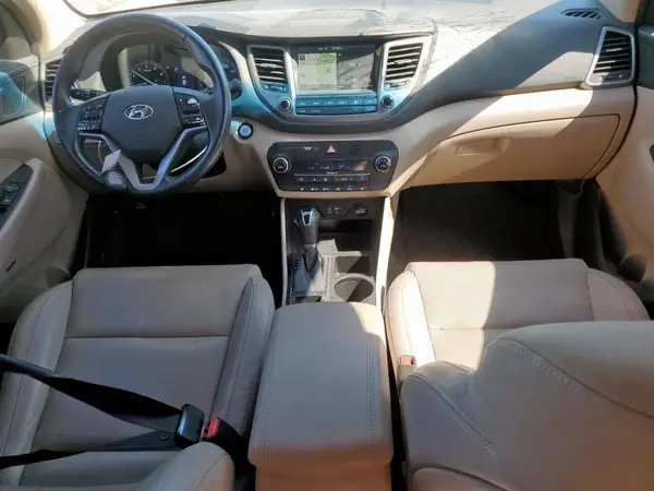 KM8J33A44HU517199 2017 HYUNDAI TUCSON - Image 8