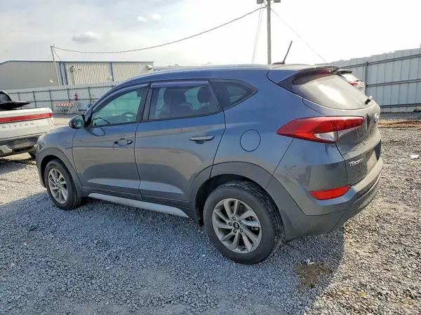 KM8J33A44HU522001 2017 HYUNDAI TUCSON - Image 2