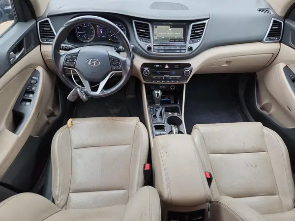 KM8J33A44HU524718 2017 HYUNDAI TUCSON - Image 8