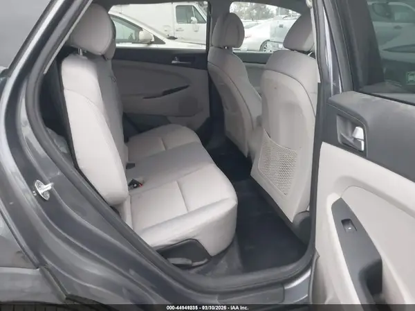 KM8J33A44HU526260 2017 HYUNDAI TUCSON - Image 8