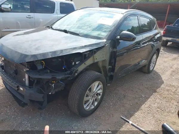 KM8J33A44HU528798 2017 HYUNDAI TUCSON - Image 2