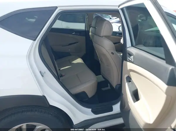 KM8J33A44HU534715 2017 HYUNDAI TUCSON - Image 8
