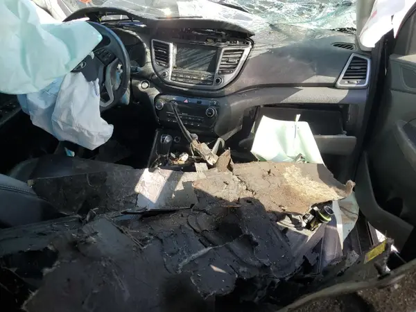KM8J33A44HU539011 2017 HYUNDAI TUCSON - Image 8