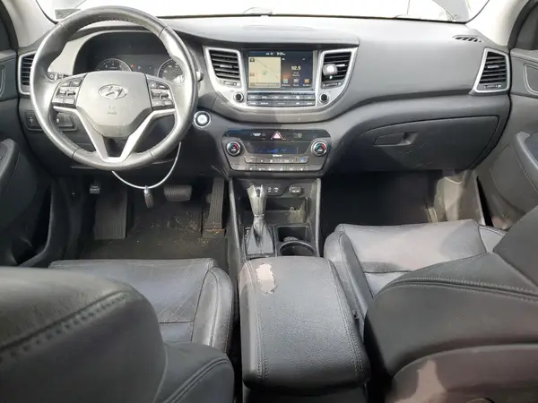 KM8J33A44HU553782 2017 HYUNDAI TUCSON - Image 8