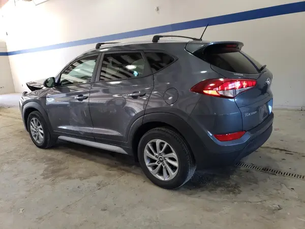 KM8J33A44HU568525 2017 HYUNDAI TUCSON - Image 2