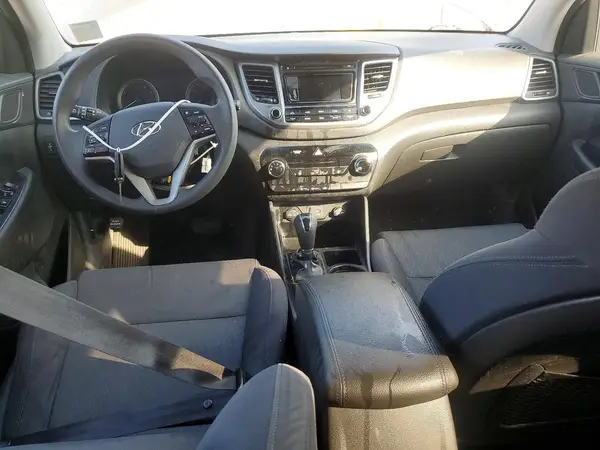 KM8J33A44HU576009 2017 HYUNDAI TUCSON - Image 8