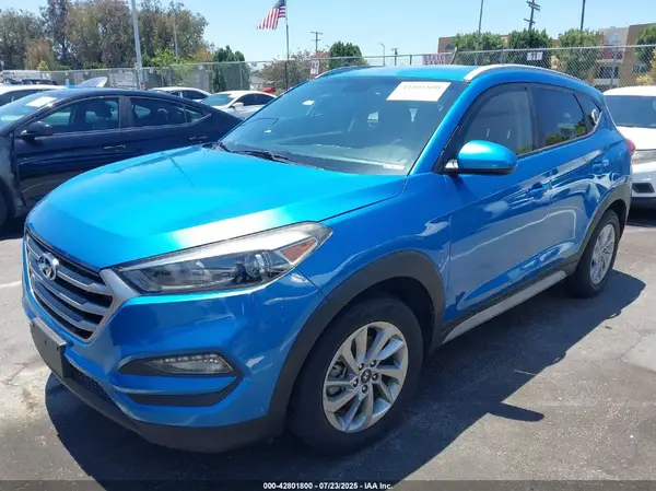 KM8J33A44JU600637 2018 HYUNDAI TUCSON - Image 2