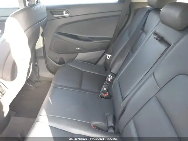 KM8J33A44JU601075 2018 HYUNDAI TUCSON - Image 8