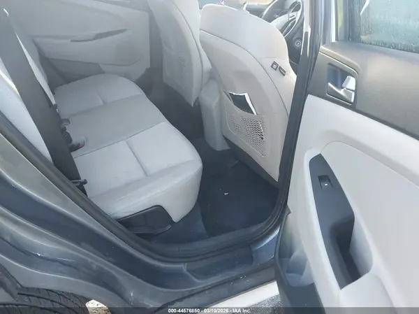 KM8J33A44JU602582 2018 HYUNDAI TUCSON - Image 8