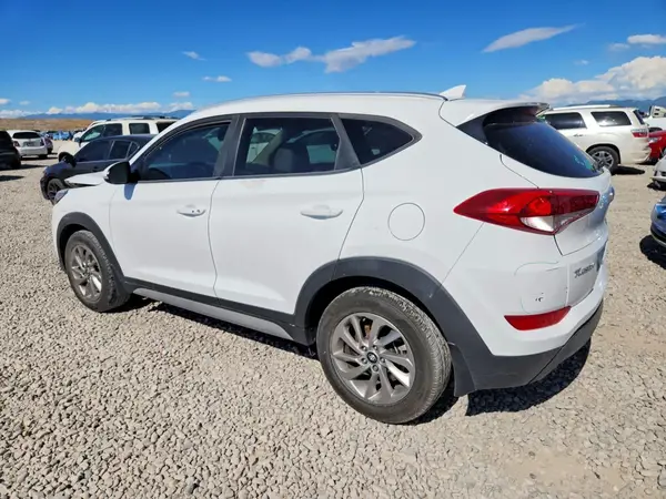 KM8J33A44JU603764 2018 HYUNDAI TUCSON - Image 2