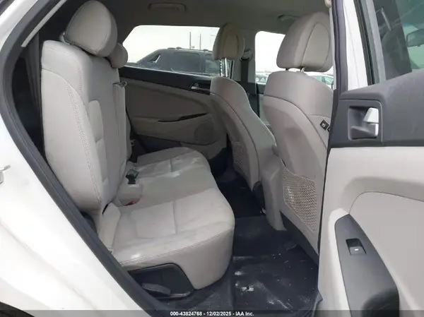 KM8J33A44JU606390 2018 HYUNDAI TUCSON - Image 8