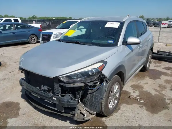 KM8J33A44JU611959 2018 HYUNDAI TUCSON - Image 2