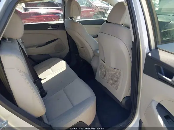 KM8J33A44JU611959 2018 HYUNDAI TUCSON - Image 8