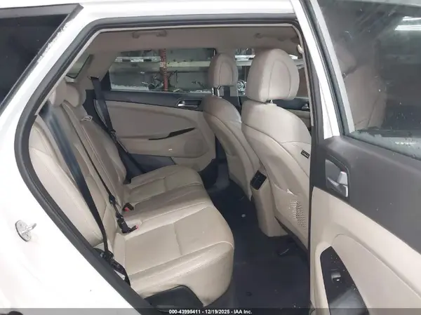 KM8J33A44JU614392 2018 HYUNDAI TUCSON - Image 8