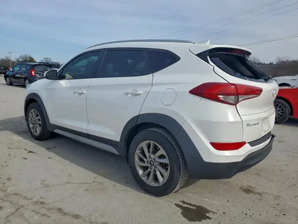 KM8J33A44JU615476 2018 HYUNDAI TUCSON - Image 2