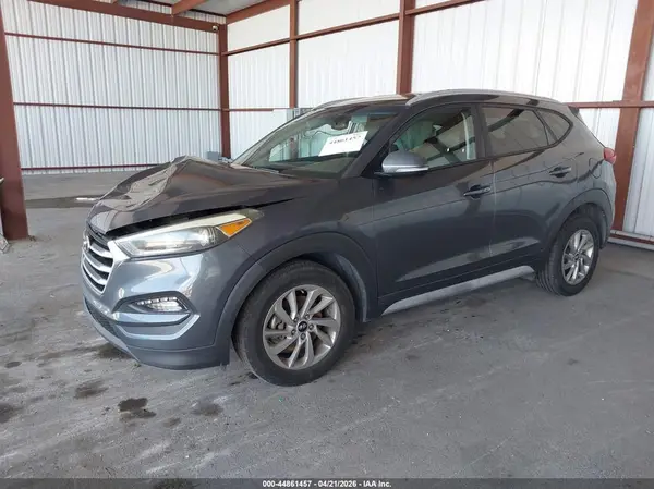 KM8J33A44JU641298 2018 HYUNDAI TUCSON - Image 2