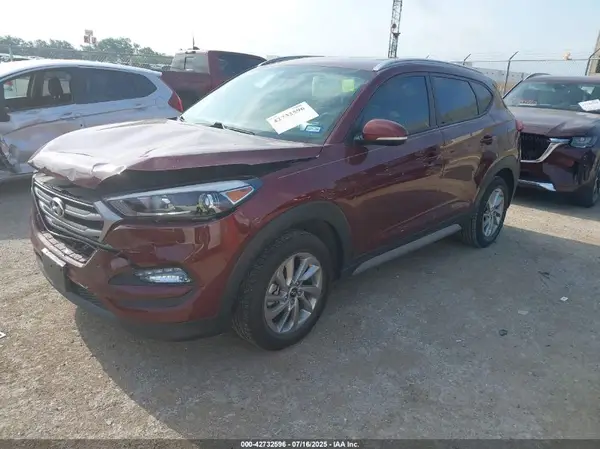 KM8J33A44JU644489 2018 HYUNDAI TUCSON - Image 2