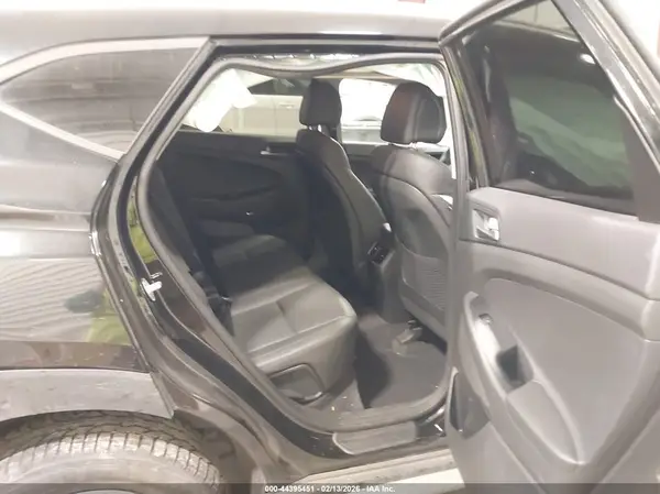 KM8J33A44JU651751 2018 HYUNDAI TUCSON - Image 8