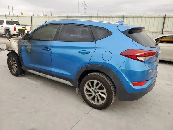 KM8J33A44JU652608 2018 HYUNDAI TUCSON - Image 2