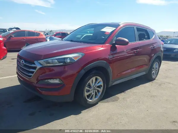 KM8J33A44JU653810 2018 HYUNDAI TUCSON - Image 2