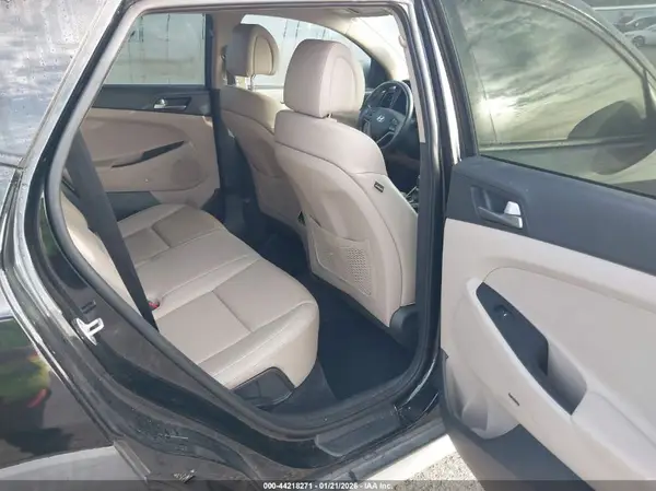 KM8J33A44JU654665 2018 HYUNDAI TUCSON - Image 8