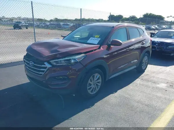 KM8J33A44JU662247 2018 HYUNDAI TUCSON - Image 2