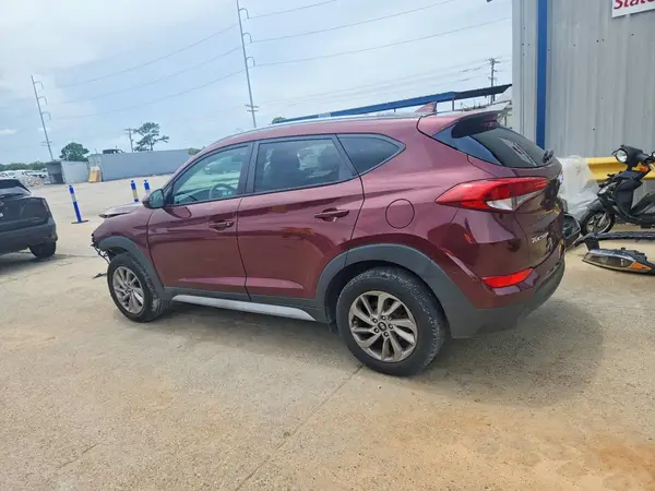 KM8J33A44JU663401 2018 HYUNDAI TUCSON - Image 2
