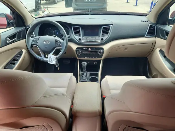 KM8J33A44JU663401 2018 HYUNDAI TUCSON - Image 8